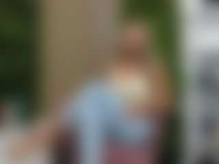 Sweet Cherry MILF webcam performer live streaming