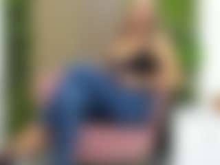 Live cam show with Sweet Cherry - Curvy MILF on Camsoda