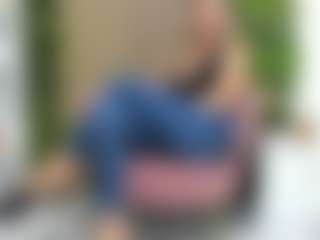Sweet Cherry MILF webcam performer live streaming