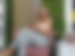 Sweet Cherry MILF webcam performer live streaming