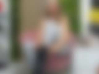 Sweet Cherry MILF webcam performer live streaming
