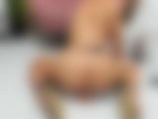 Sweet Cherry MILF webcam performer live streaming