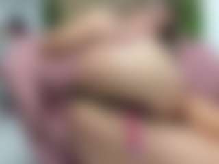Live cam show with Sweet Cherry - Curvy MILF on Camsoda