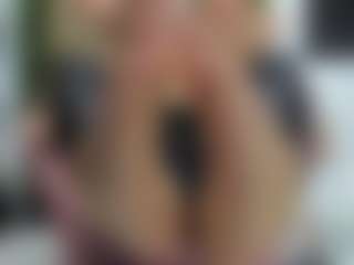 Sweet Cherry MILF webcam performer live streaming