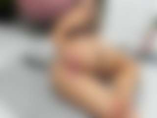 Live cam show with Sweet Cherry - Strip Curvy on CamSextacy