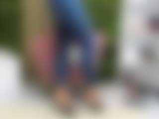 Sweet Cherry MILF webcam performer live streaming