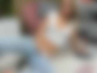 Sweet Cherry MILF-webcamperformer live