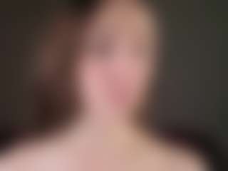 Live cam show with Lexi-Split - Skinny on milfzrlive.com