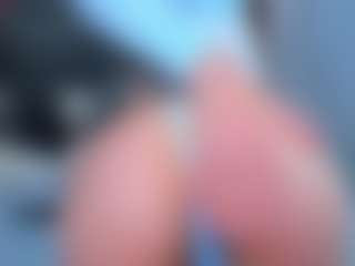 Live cam show with Lexi-Split - Blue Eyes on Milfs Live