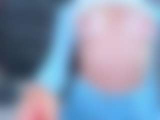 Live cam show with Lexi-Split - Blue Eyes on StripNow