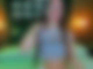 Live cam show with Lexi-Split - Lovense Petite on Dolls Live