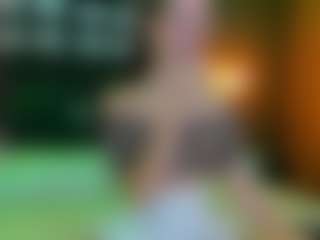 Live cam show with Lexi-Split - Teasing on SmokeAndPoke