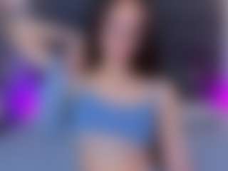 Live cam show with Lexi-Split - Small Tits on TeamSkeetLive