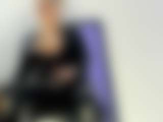 BRENDAMILFHOT's Live Sex Cam Show