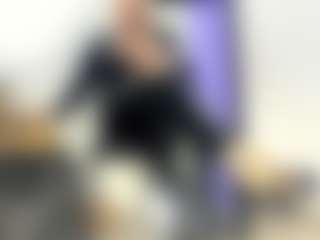 BRENDAMILFHOT's Live Sex Cam Show