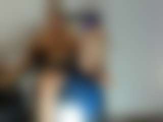 BRENDAMILFHOT's Live Sex Cam Show