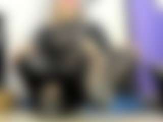 BRENDAMILFHOT's Live Sex Cam Show