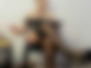 Live cam show with BRENDAMILFHOT - Blonde Hair Middle Aged on Camsoda