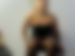 Live cam show with BRENDAMILFHOT - Fuck Machine on Camsoda