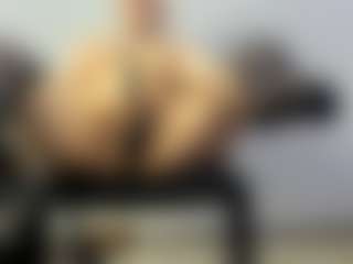 BRENDAMILFHOT's Live Sex Cam Show