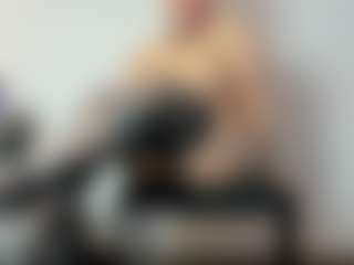 BRENDAMILFHOT's Live Sex Cam Show