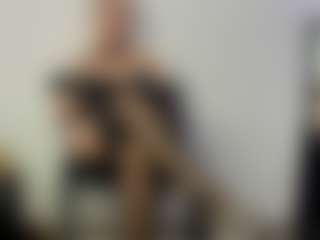 Live cam show with BRENDAMILFHOT - Fuck Machine on Camsoda