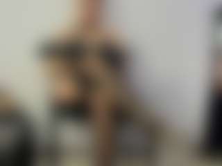 BRENDAMILFHOT's Live Sex Cam Show