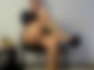 BRENDAMILFHOT's Live Sex Cam Show