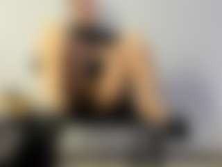 BRENDAMILFHOT's Live Sex Cam Show
