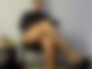 BRENDAMILFHOT's Live Sex Cam Show