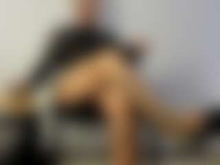 BRENDAMILFHOT's Live Sex Cam Show