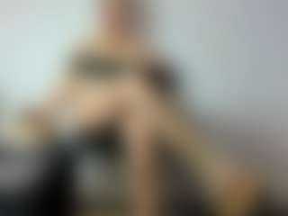 Live cam show with BRENDAMILFHOT - Pantyhose on Cam Slut