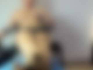 Live cam show with BRENDAMILFHOT - Thin on https://playwithruby.com