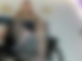 Live cam show with BRENDAMILFHOT - Solo on Camsoda
