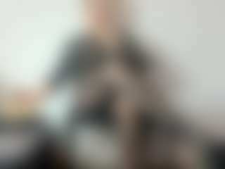 Live cam show with BRENDAMILFHOT - Striptease on SpankPalCams