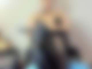 Live cam show with BRENDAMILFHOT - Lush MILF on TastyBlacksLive