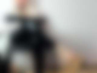 Live cam show with BRENDAMILFHOT - Pantyhose on Hubzter Live