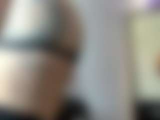 Live cam show with BRENDAMILFHOT - Fetish MILF on Livezox