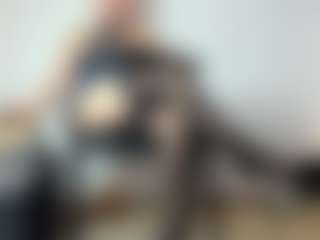 Live cam show with BRENDAMILFHOT - Blonde Hair MILF on CamSextacy