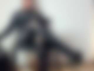 Live cam show with BRENDAMILFHOT - Middle Aged on MyBangCams