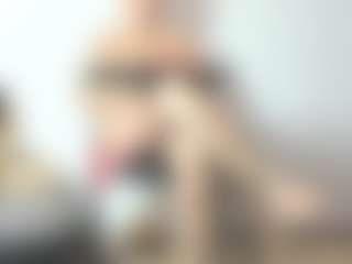 Live cam show with BRENDAMILFHOT - Middle Aged on dasdasdadada.com