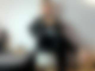Live cam show with BRENDAMILFHOT - Joi on Camming Site