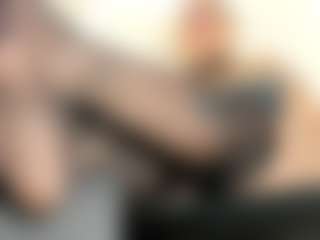 Live cam show with BRENDAMILFHOT - Bedroom on Gym Cam Girls