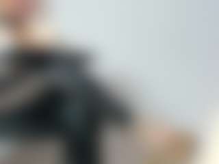Live cam show with BRENDAMILFHOT - Living Room on livesuperchat.net