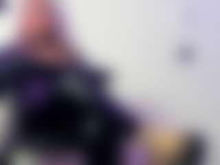BRENDAMILFHOT's Live Sex Cam Show