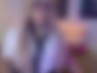 Live cam show with VALKIRIA - Small Tits on AdultVida.com