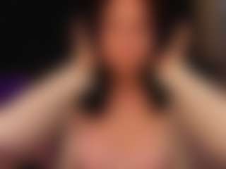 Live cam show with MichelMomsen - Brown Hair on Camversity