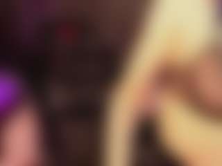MichelMomsen's Live Sex Cam Show