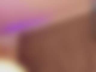 Live cam show with MichelMomsen - Squirt on CamSodaAdn