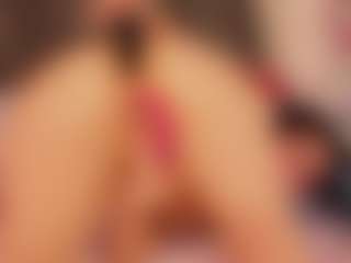 MichelMomsen's Live Sex Cam Show
